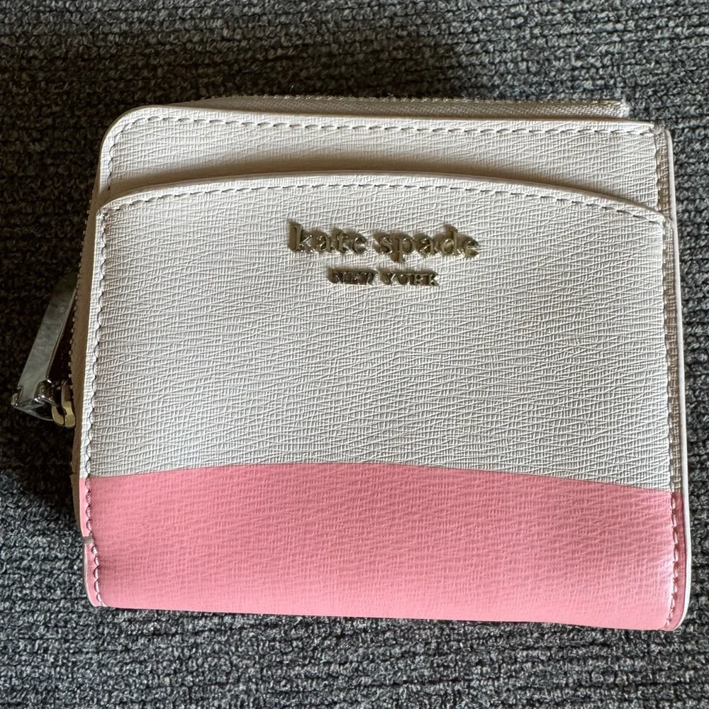 Disney X Kate Spade New York Clarabelle & Friends Small Bifold Wallet (Like New)